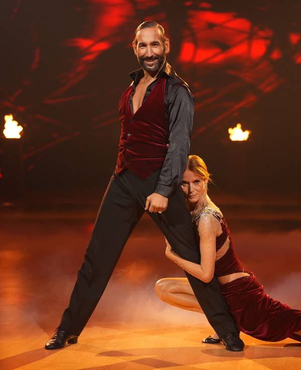 Esther Schweins und Massimo Sinató tanzten einen Tango.