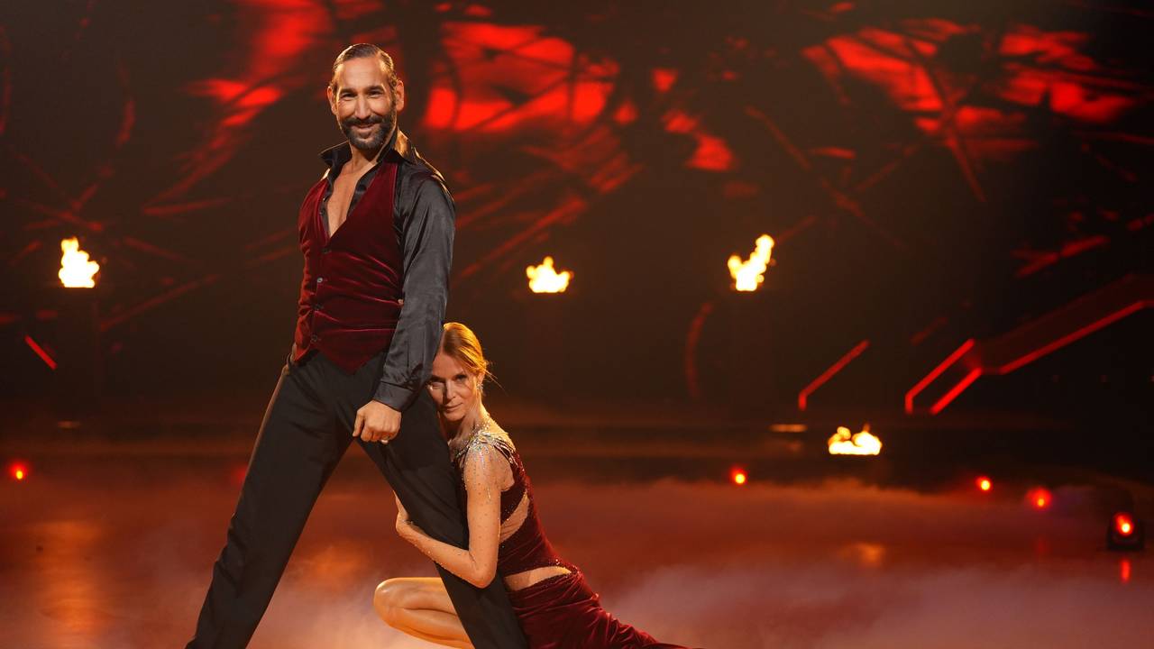 Esther Schweins und Massimo Sinató tanzten einen Tango.