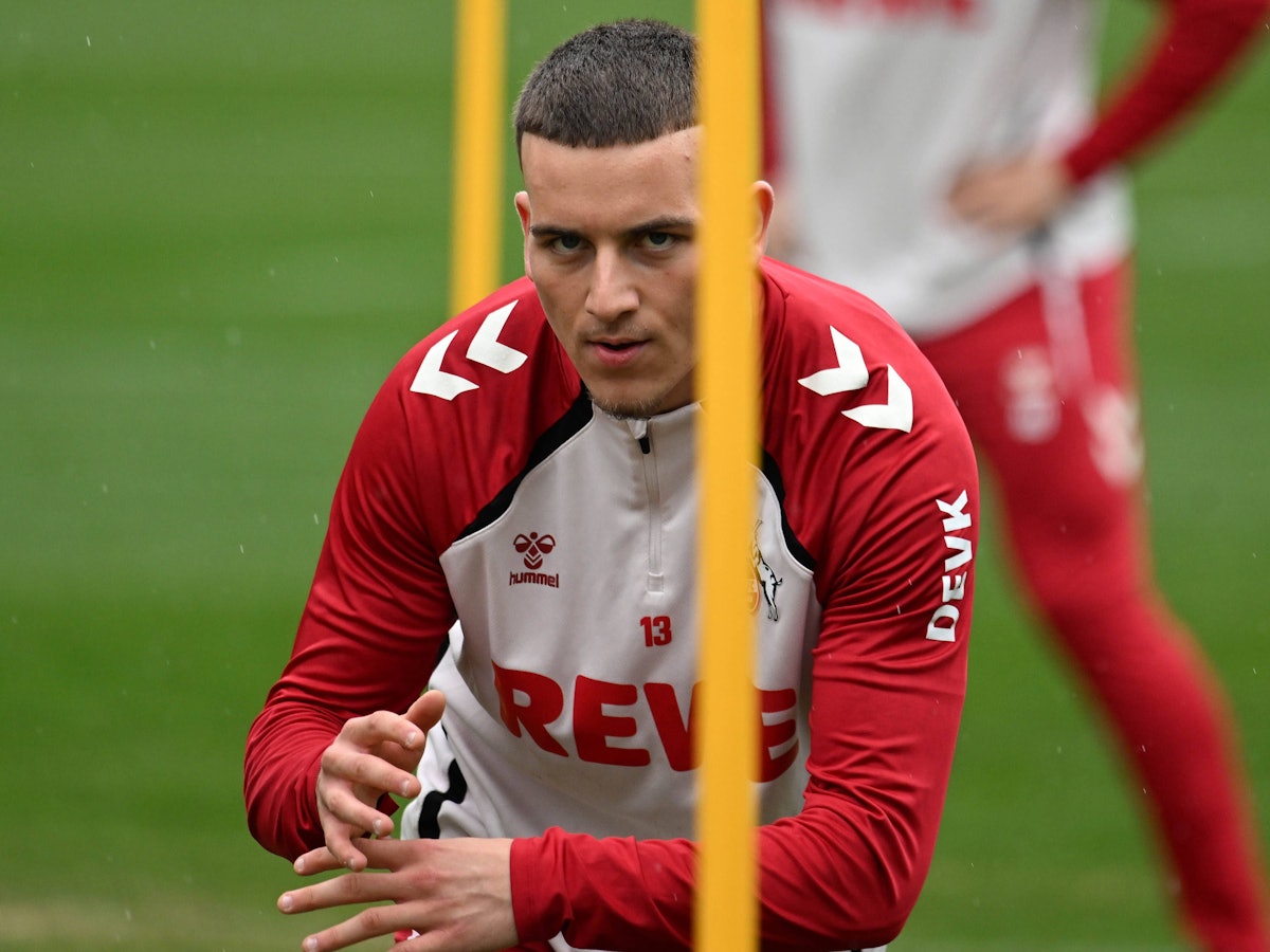 Said El Mala beim Training hinter einer gelben Stange.