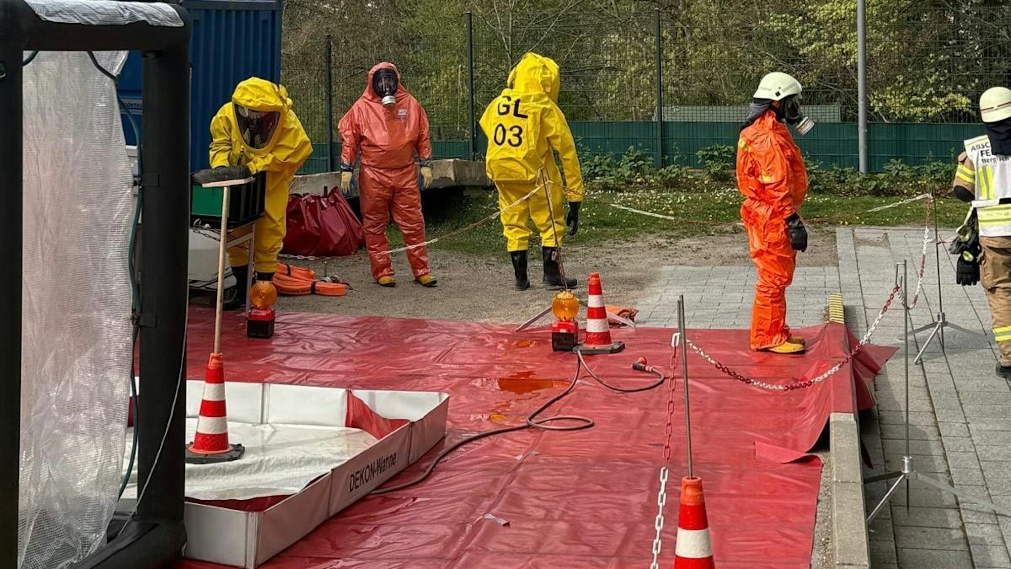 Gefahrstoffaustritt im Evangelischen Krankenhaus in Bergisch Gladbach.