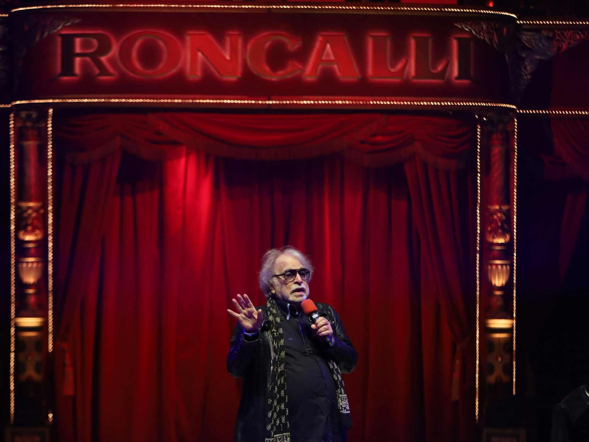 10.04.2026, Köln: Premiere beim Gastspiel 2026 des Zirkus Roncalli („Circus-Theater“) auf dem Neumarkt. Foto: Arton Krasniqi