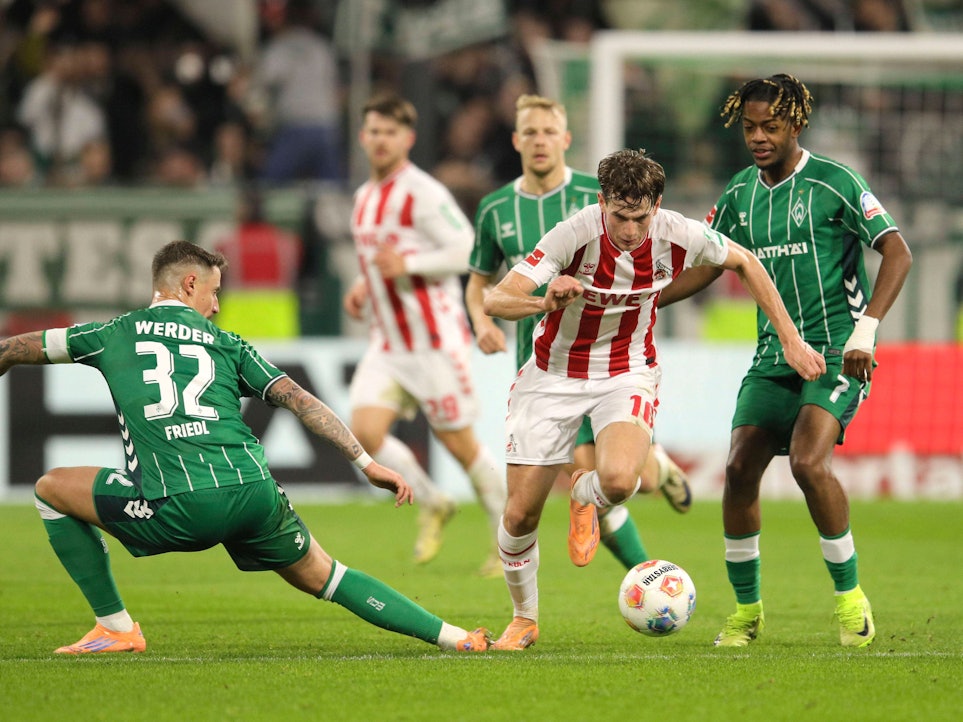 Spielszene im Bundesliga-Duell Werder Bremen - 1. FC Köln.