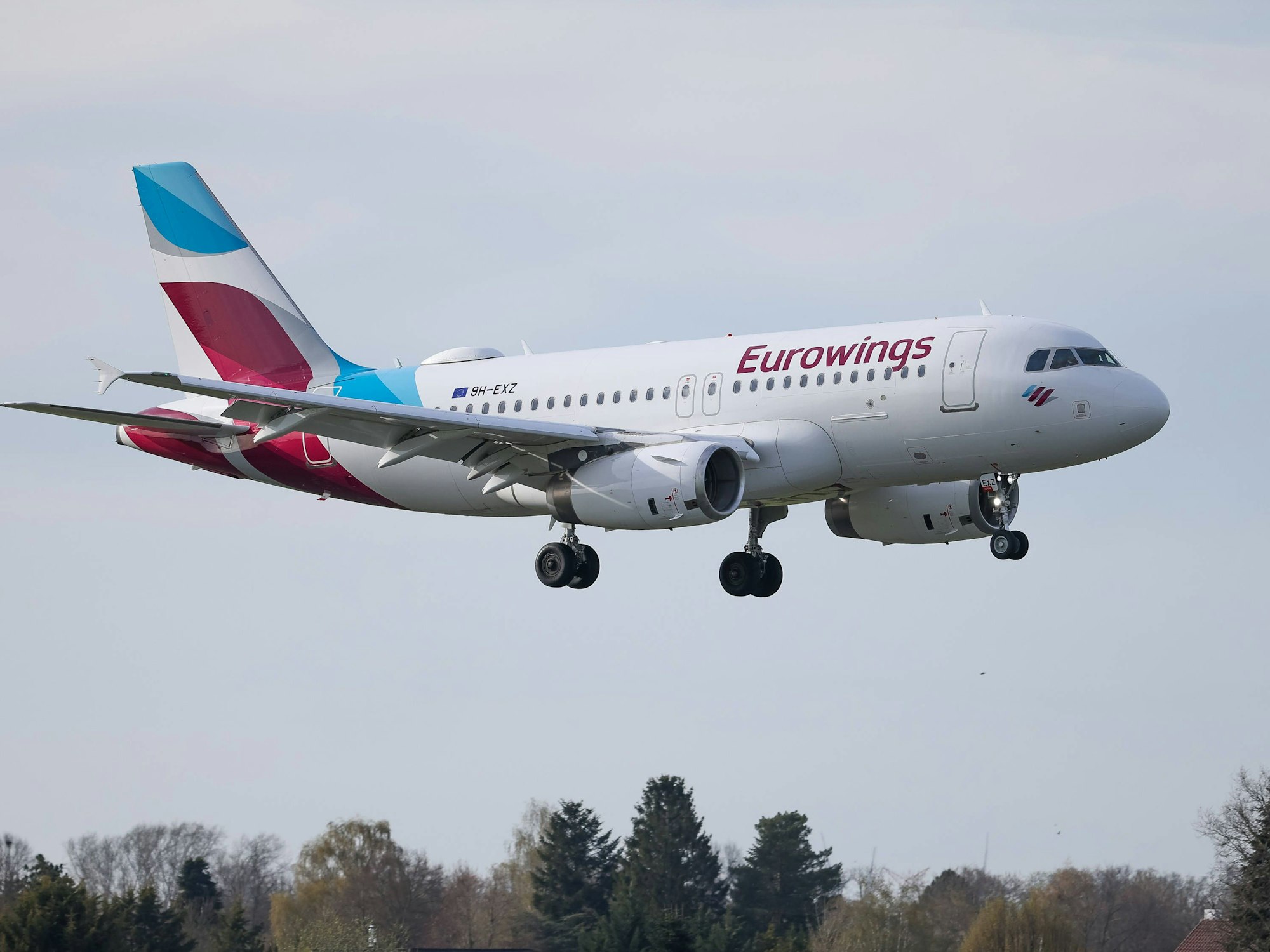 Ein Airbus A319 von Eurowings in der Luft.