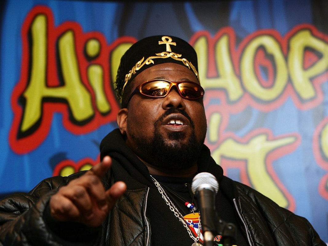 Der US-Musiker Bambaataa, hier auf einem Bild von 2006 zu sehen, ist im Alter von 68 Jahren verstorben. (Bild: Getty Images / Scott Gries)