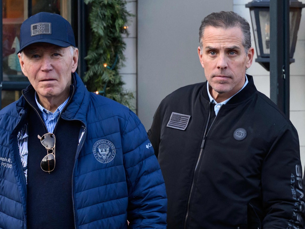 Der damalige US-Präsident Joe Biden im November 2024 in Begleitung seines Sohnes Hunter Biden