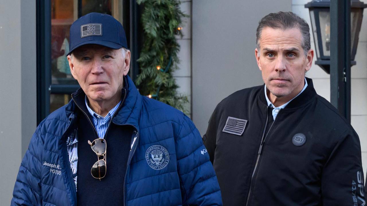 Der damalige US-Präsident Joe Biden im November 2024 in Begleitung seines Sohnes Hunter Biden
