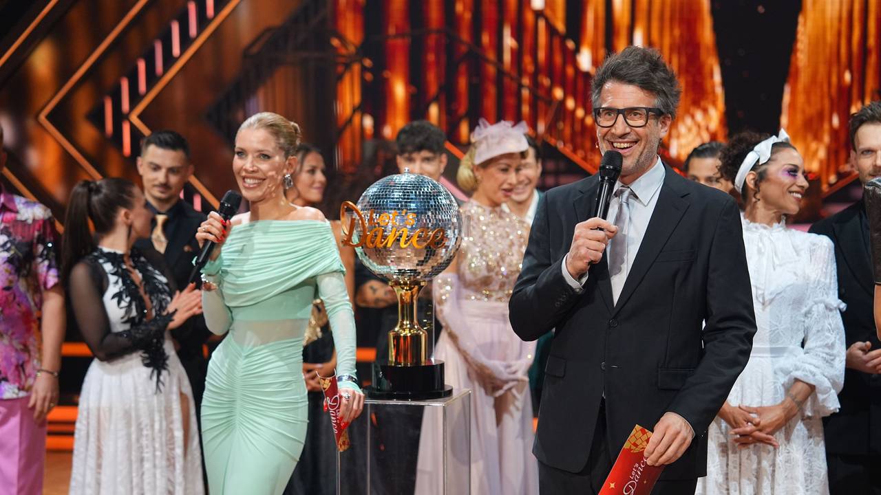 Victoria Swarovski und Daniel Hartwich moderierten die fünfte Show wieder Seite an Seite.