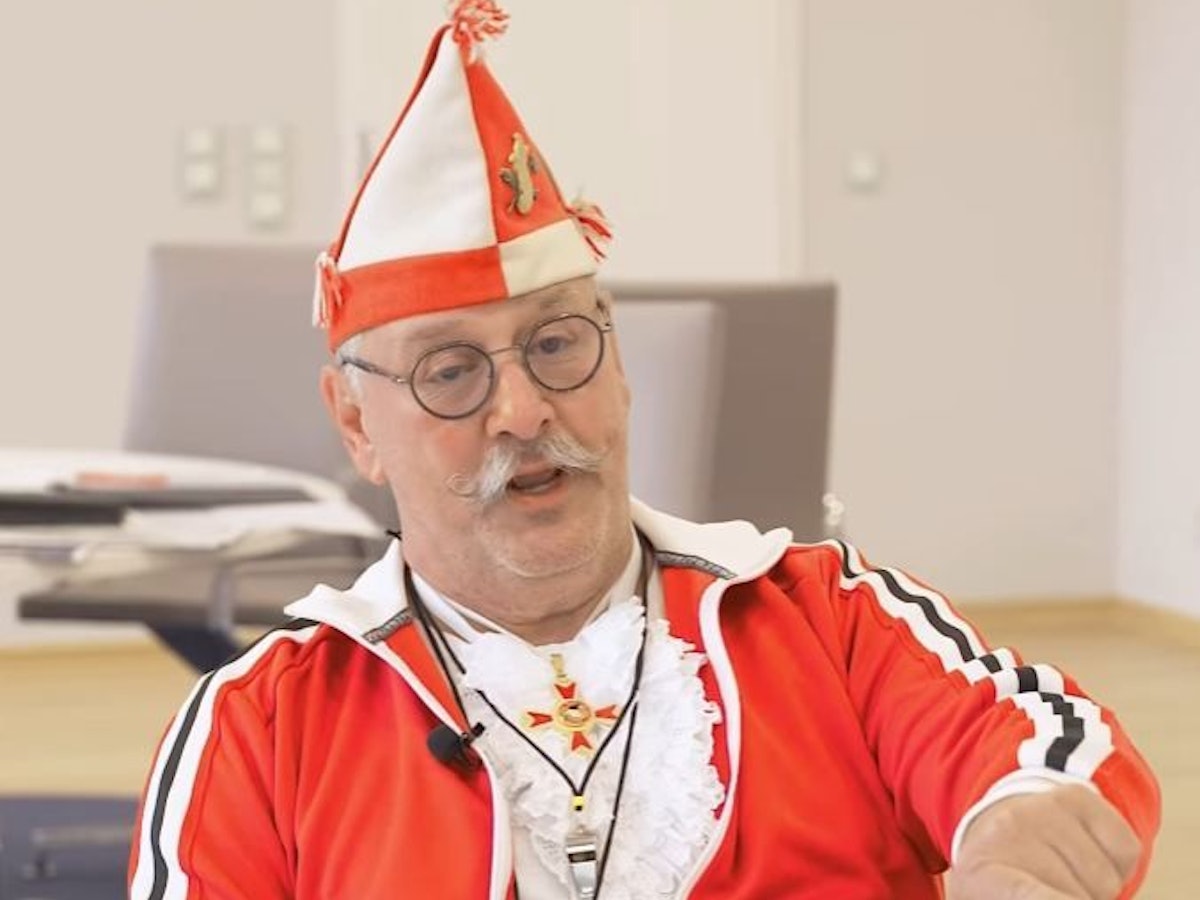 In der Rolle des Trainers: Rote-Funken-Koch Heiner Rodenbücher