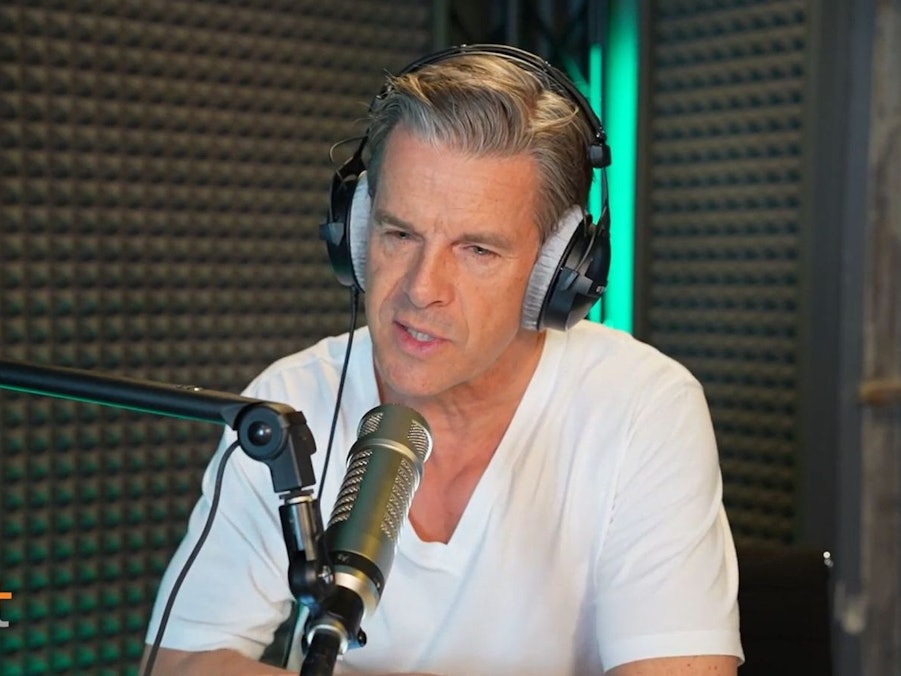 „Was da einer ankündigt, ist nichts weniger als Kriegsverbrechen“, ist Markus Lanz (Bild) von Donald Trumps Worten schockiert. (Bild: ZDF / Lanz + Precht)