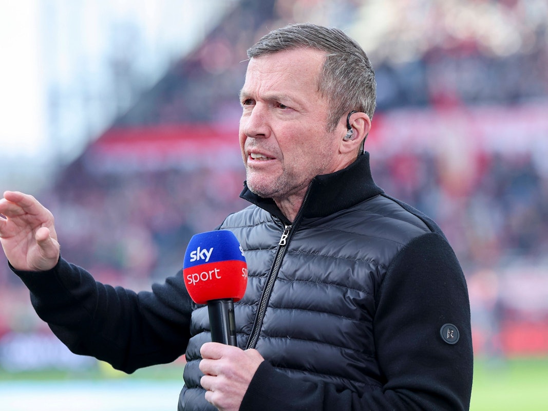 Lothar Matthäus mit Sky-Mikro.