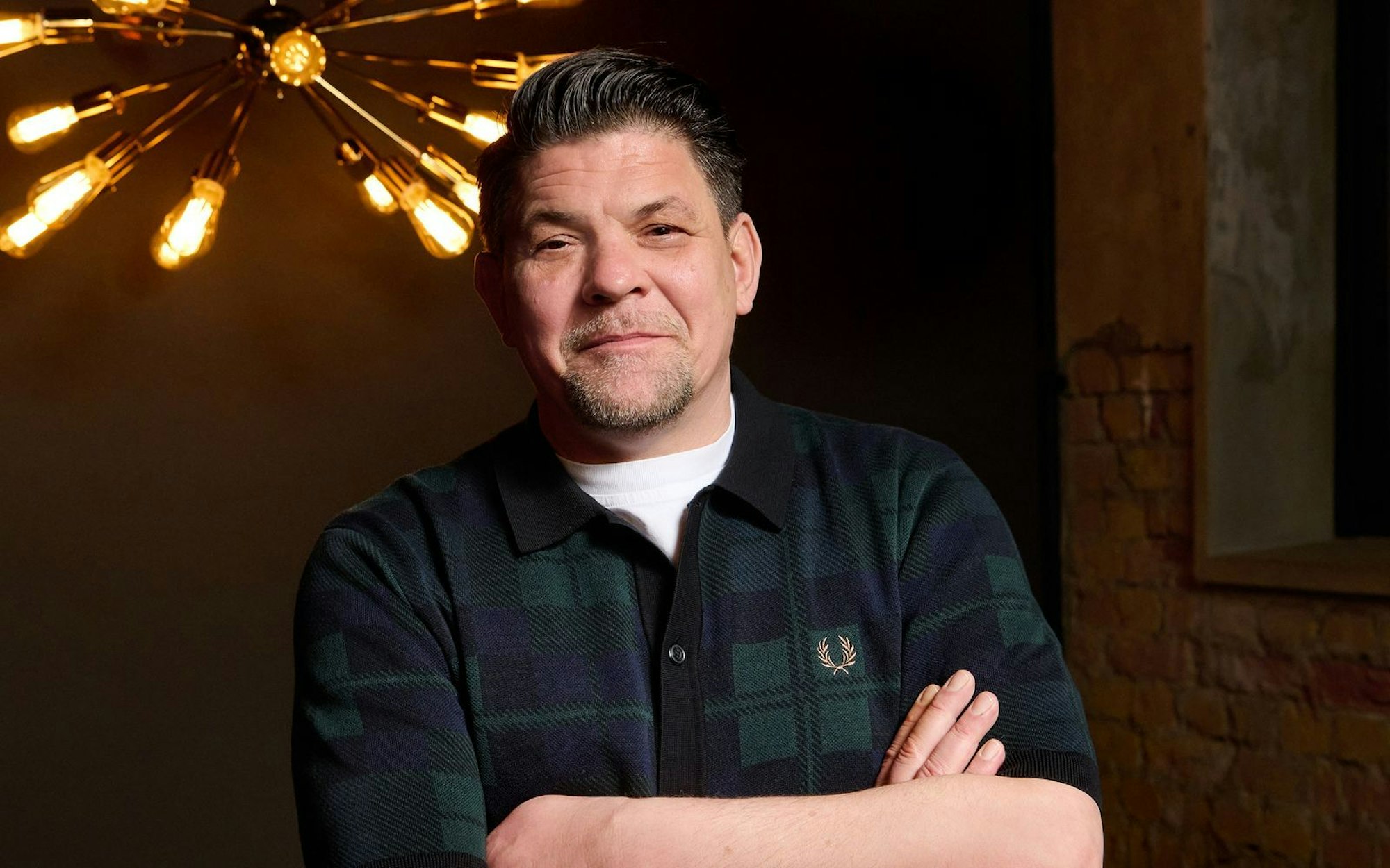 Tim Mälzer ist in der elften Staffel „Kitchen Impossible“ nicht der einzige Gastgeber. (Bild: RTL / Henning Kretschmer)