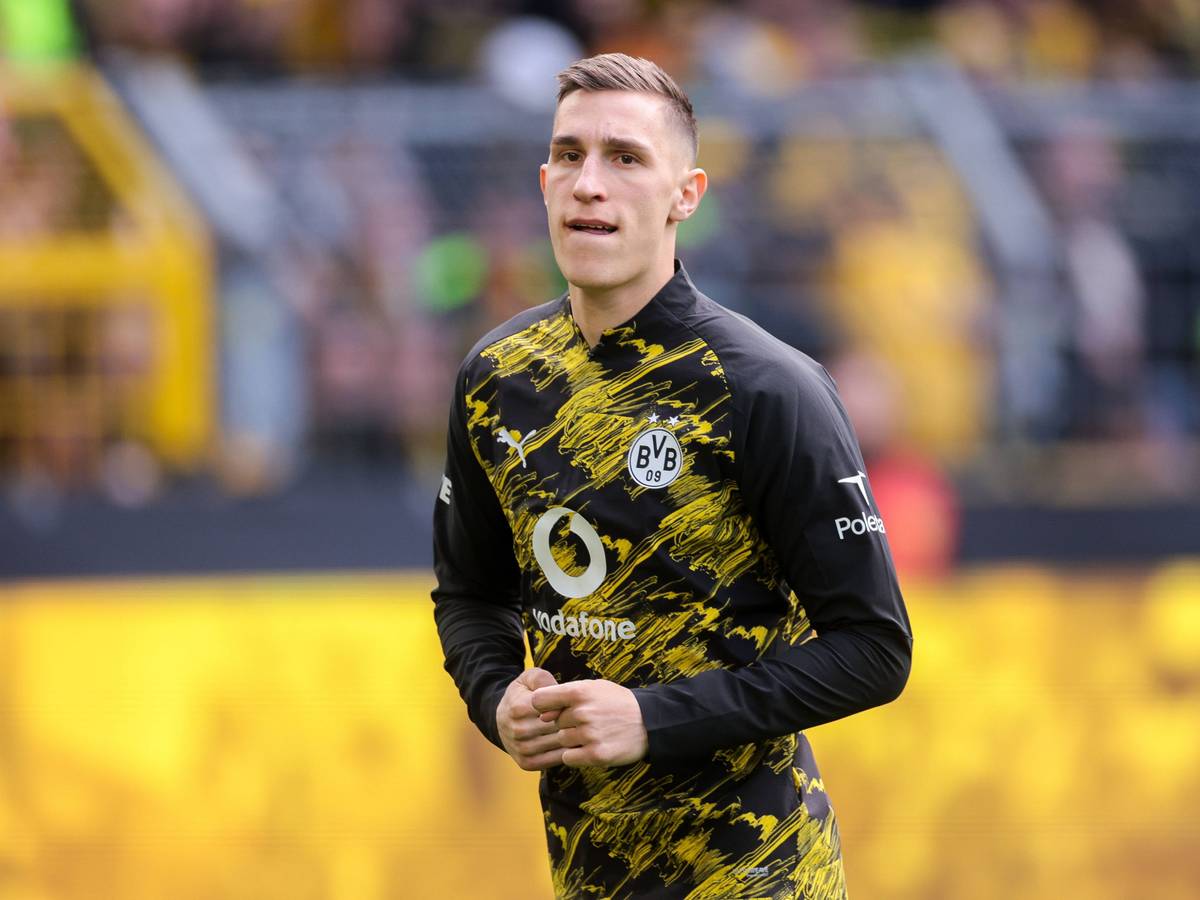 Nico Schlotterbeck beim Aufwärmen vor dem Spiel gegen Bayer Leverkusen.