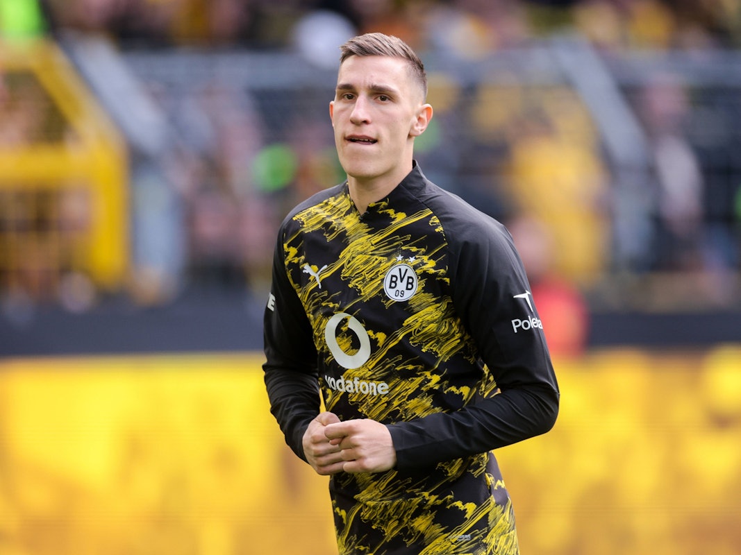 Nico Schlotterbeck beim Aufwärmen vor dem Spiel gegen Bayer Leverkusen.