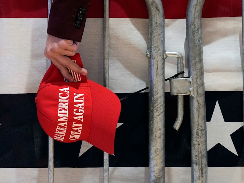 Eine „MAGA“-Mütze auf einer „Super Tuesday“-Wahlparty in Mar-a-Lago im vergangenen Jahr.