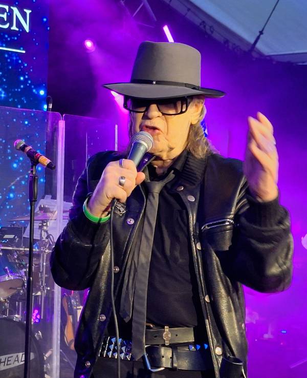 Udo Lindenberg singt bei der Vernissage in Werl am 11. April 2026.