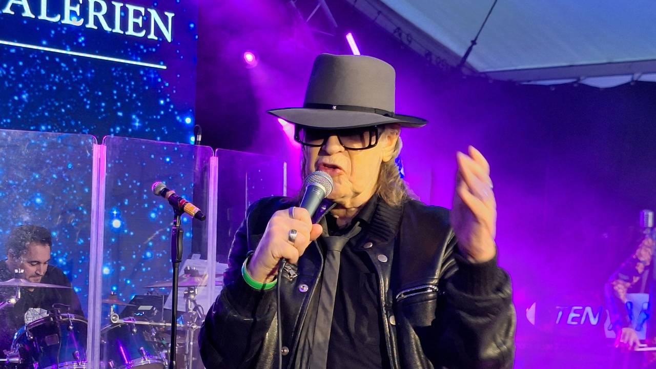 Udo Lindenberg singt bei der Vernissage in Werl am 11. April 2026.