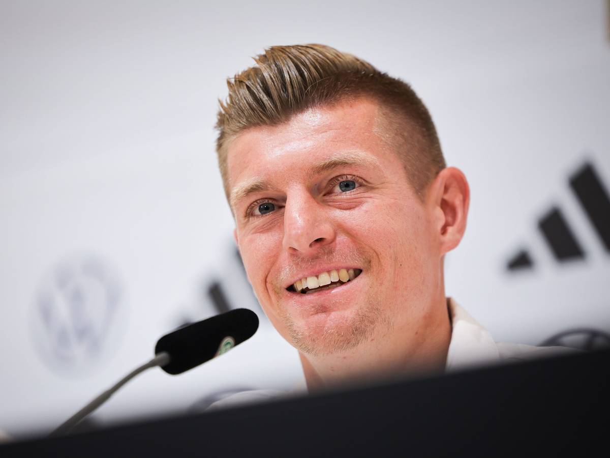Toni Kroos auf einer PK.