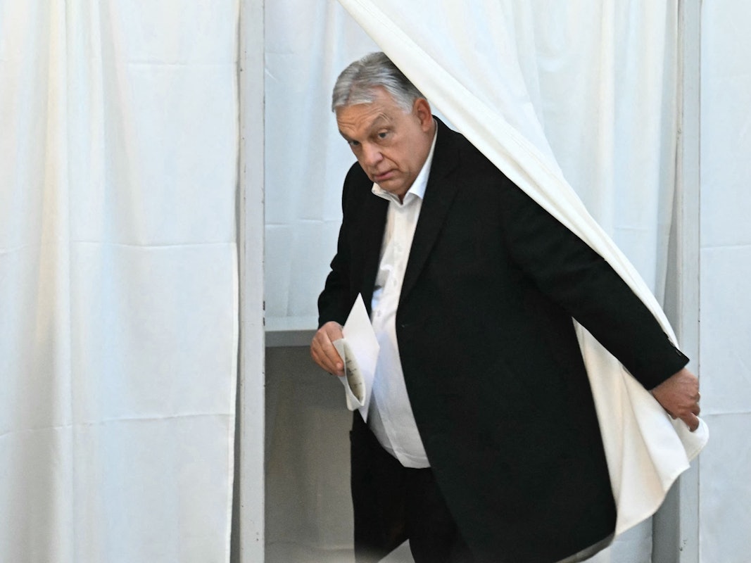 Ministerpräsident Viktor Orban gibt am 12. April in Budapest seine Stimme ab.