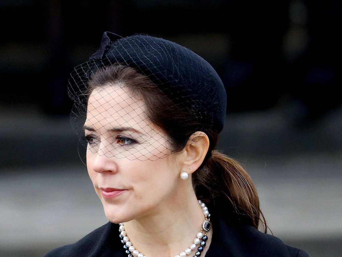 Königin Mary bei einer Trauerfeier.