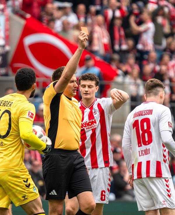 Marco Friedl sieht Rot.