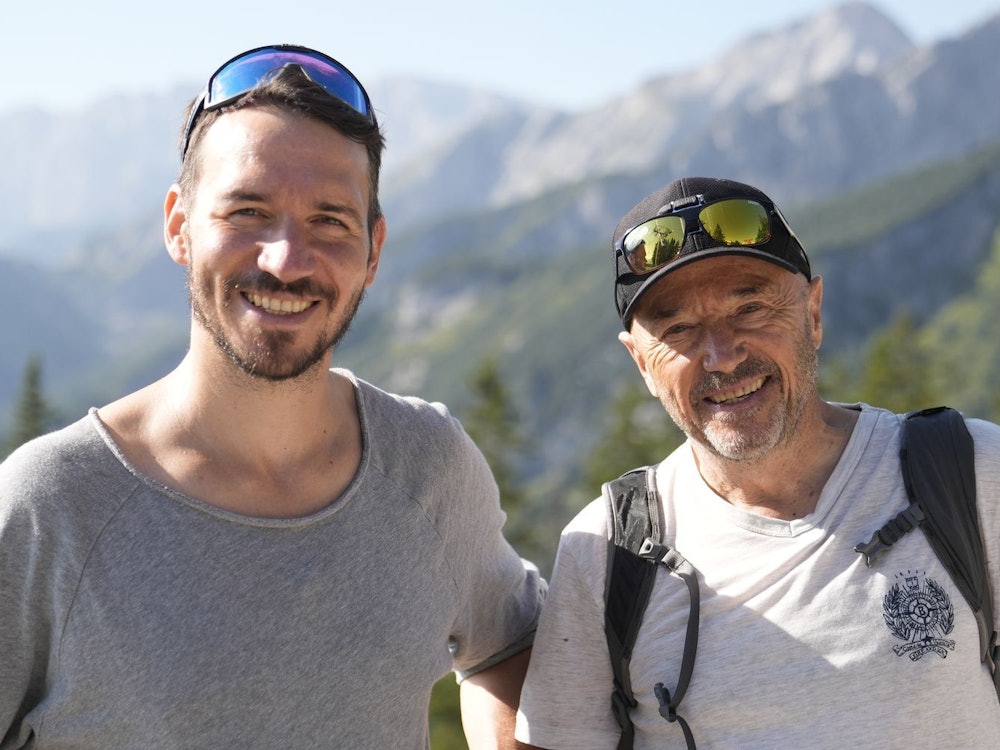 Felix (links) und Christian Neureuther haben ein sehr gutes Vater-Sohn-Verhältnis. (Bild: ZDF / Anna Wagner)