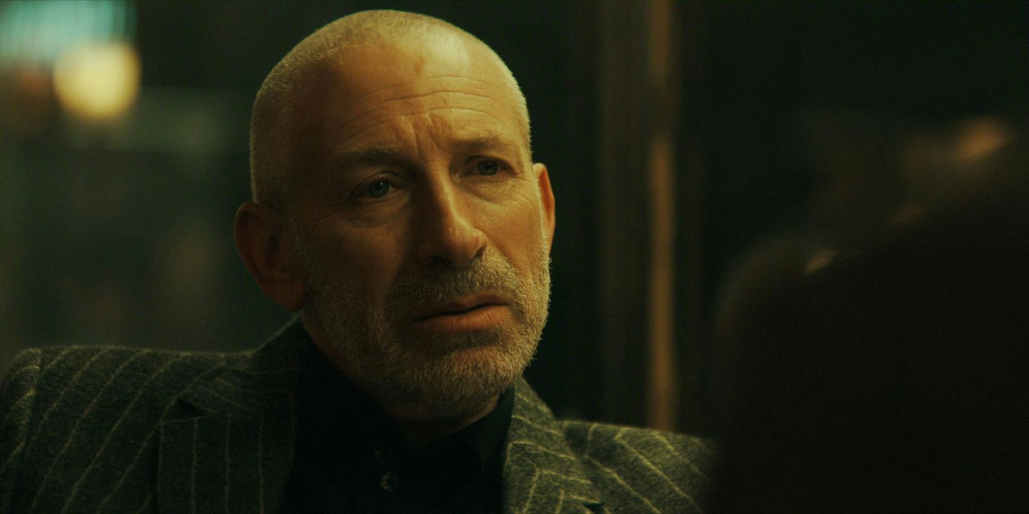 Der russische Pate Arkadij Zakejew (Mark Ivanir) ist aus sehr persönlichen Gründen hinter der Münze her. Doch er ist in Staffel zwei stark geschwächt, nicht nur durch die Kugel, die ihm Nina im letzten Staffelfinale verpasste - es gibt in den eigenen Reihen einen Feind, der ihn loswerden möchte und Zakejews Tochter dazu benutzt. (Bild: Netflix)