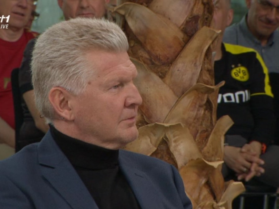 Stefan Effenberg sitzt im „Doppelpass“-Studio.