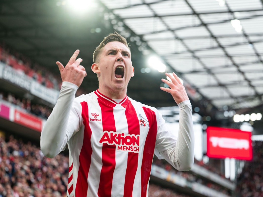 Isak Johannesson jubelt über sein Tor für den 1. FC Köln.