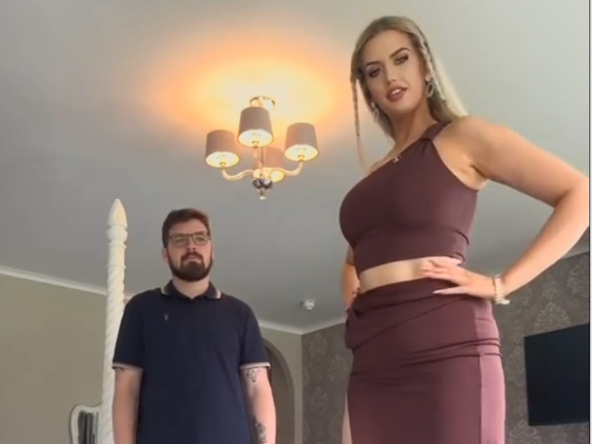 Lizzy Goombridge und ihr Partner: Sie ist 1,93 Meter groß, er 1,75.