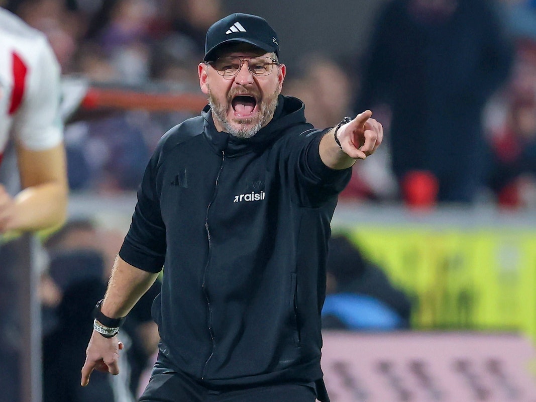 Steffen Baumgart brüllt bei einem Spiel von Union Berlin.