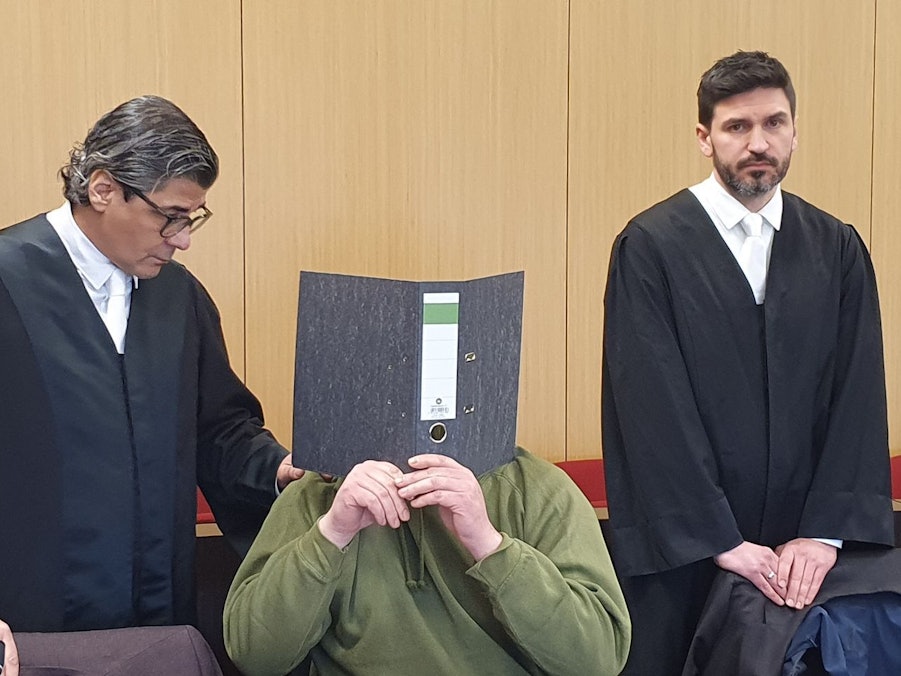 Angeklagter gesteht Tötung seiner Ehefrau