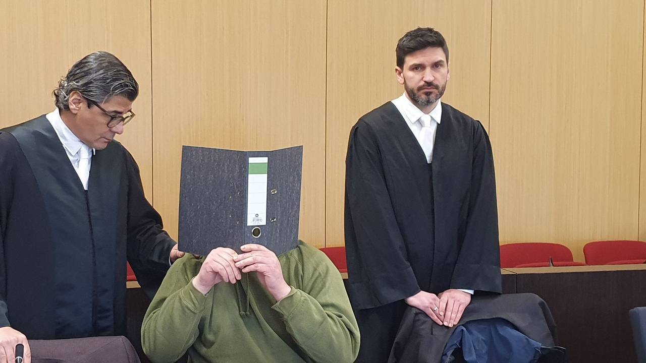 Angeklagter gesteht Tötung seiner Ehefrau