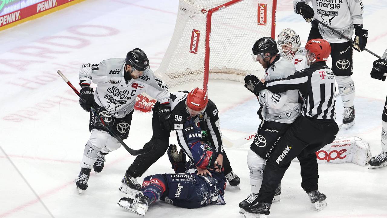 Rauferei beim DEL-Spiel Eisbären Berlin - Kölner Haie.