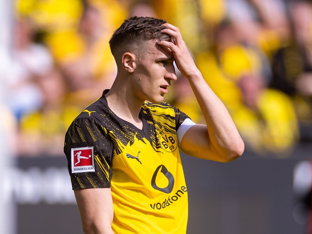 11.04.2026 29. Spieltag in der 1. Fussball Bundesliga, Borussia Dortmund - Bayer 04 Leverkusen. Nico Schlotterbeck (Borussia Dortmund) fasst sich an den Kopf. Foto: Dennis Ewert/RHR-FOTO