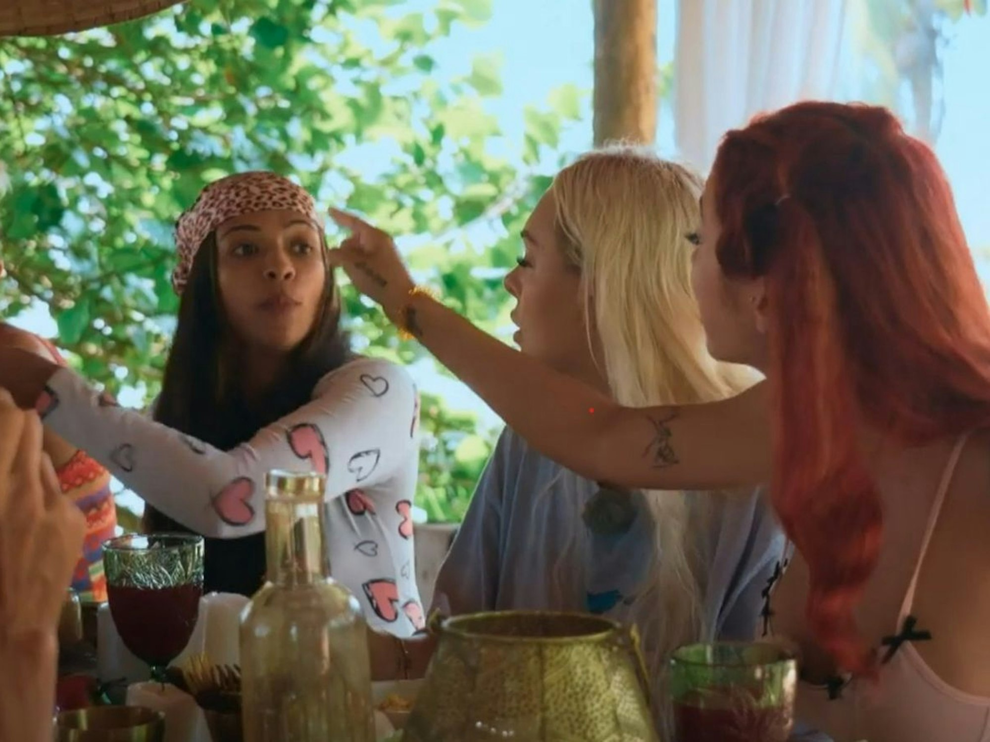 Zwischen Ariel (rechts) und Hati Suarez (links) ging es hoch her - mal wieder. (Bild: RTL)