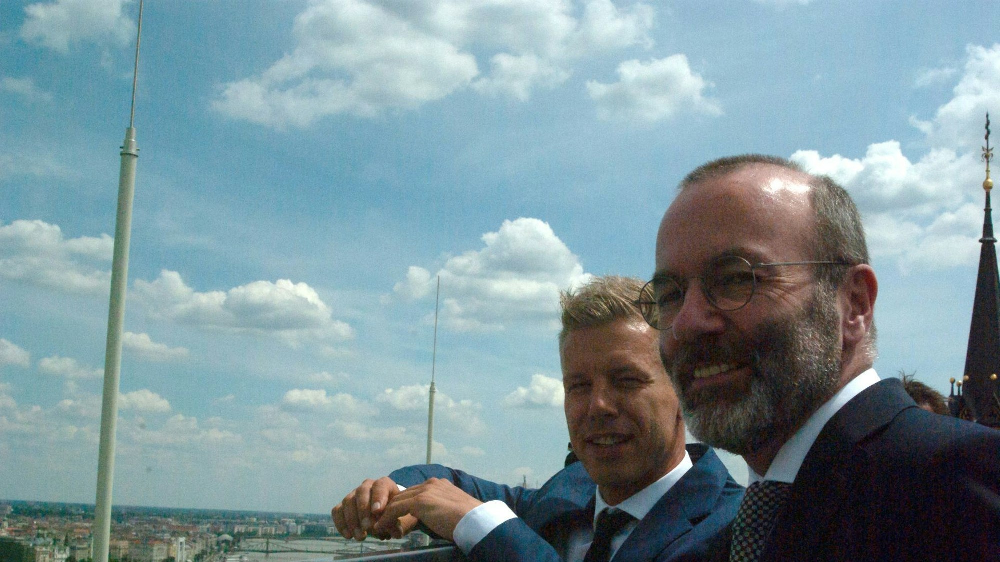 Weber und Orbans Herausforderer Magyar in Budapest