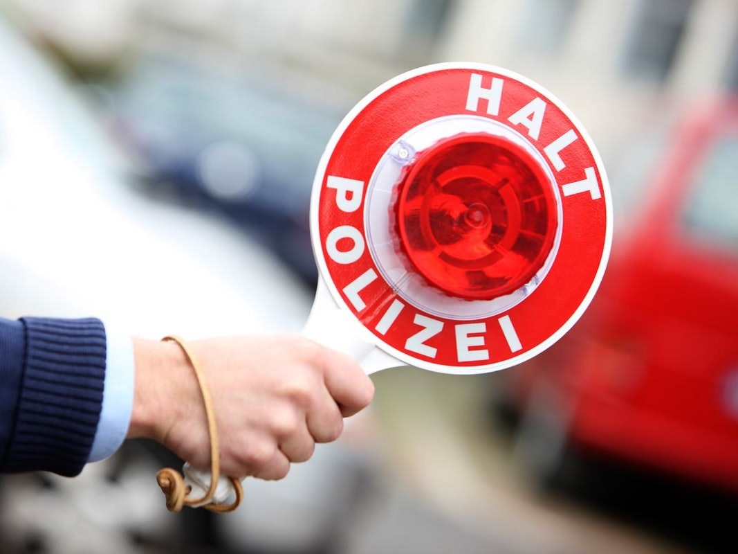 Schwerpunkteinsatz von Polizei und Zoll in Ratingen.