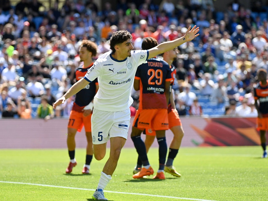 Martin Adeline bejubelt einen Treffer.