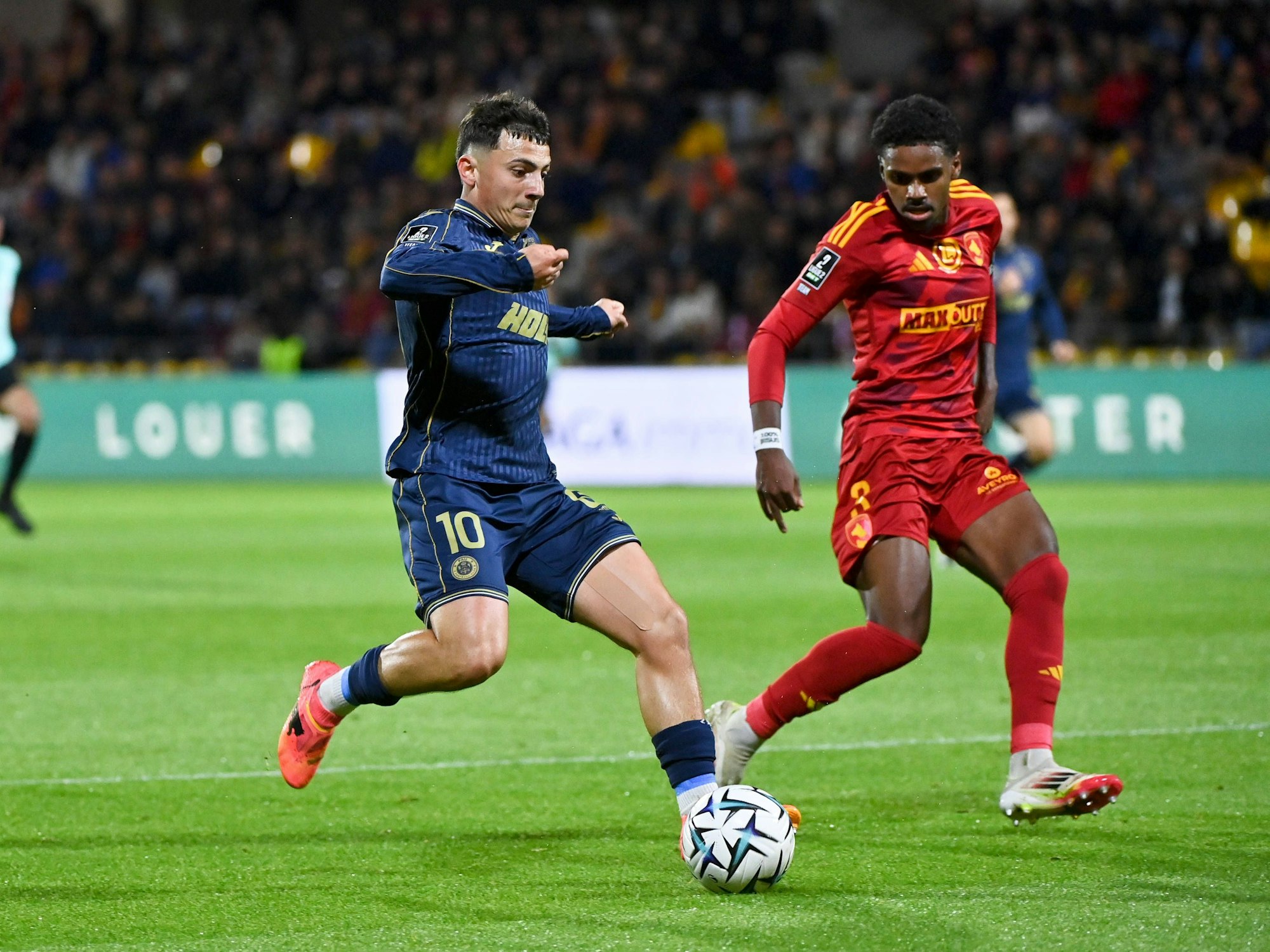 Giovani Versini im Spiel des Pau FC gegen Rodez.