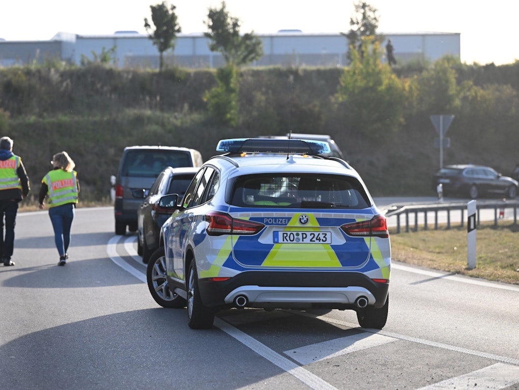 Auf der A61 bei Türnich im Südwesten von Köln kam es zu einem schrecklichen Unfall (Symbolbild).