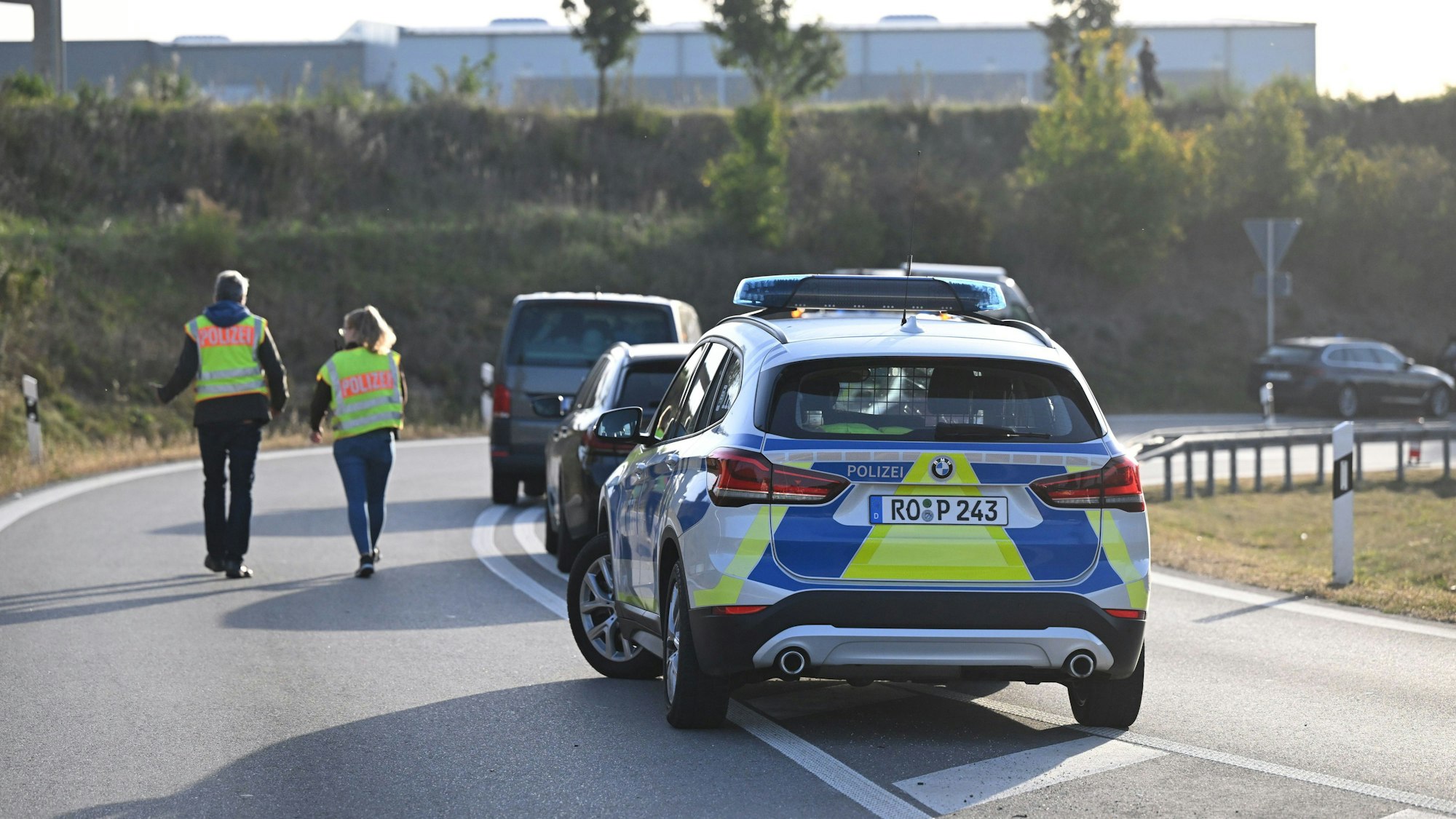 Auf der A61 bei Türnich im Südwesten von Köln kam es zu einem schrecklichen Unfall (Symbolbild).