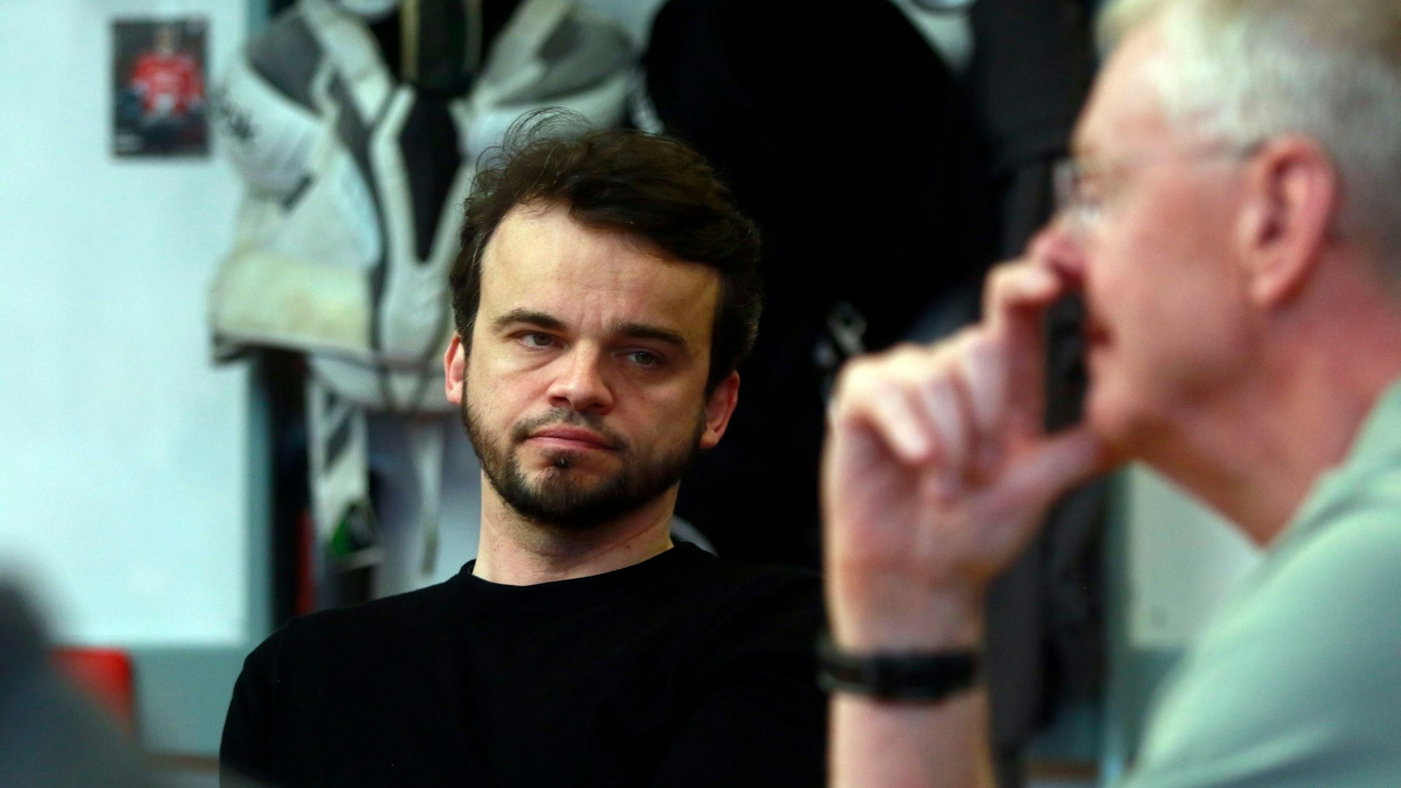 Matthias Baldys bei einem Interviewtermin an der Seite von Kari Jalonen.