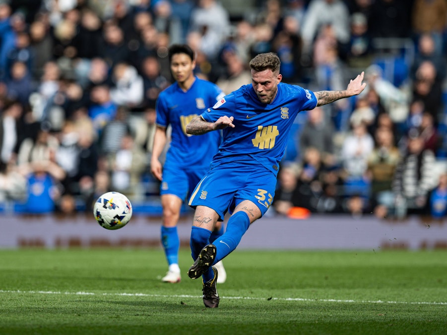 Marvin Ducksch für Birmingham City in Aktion.