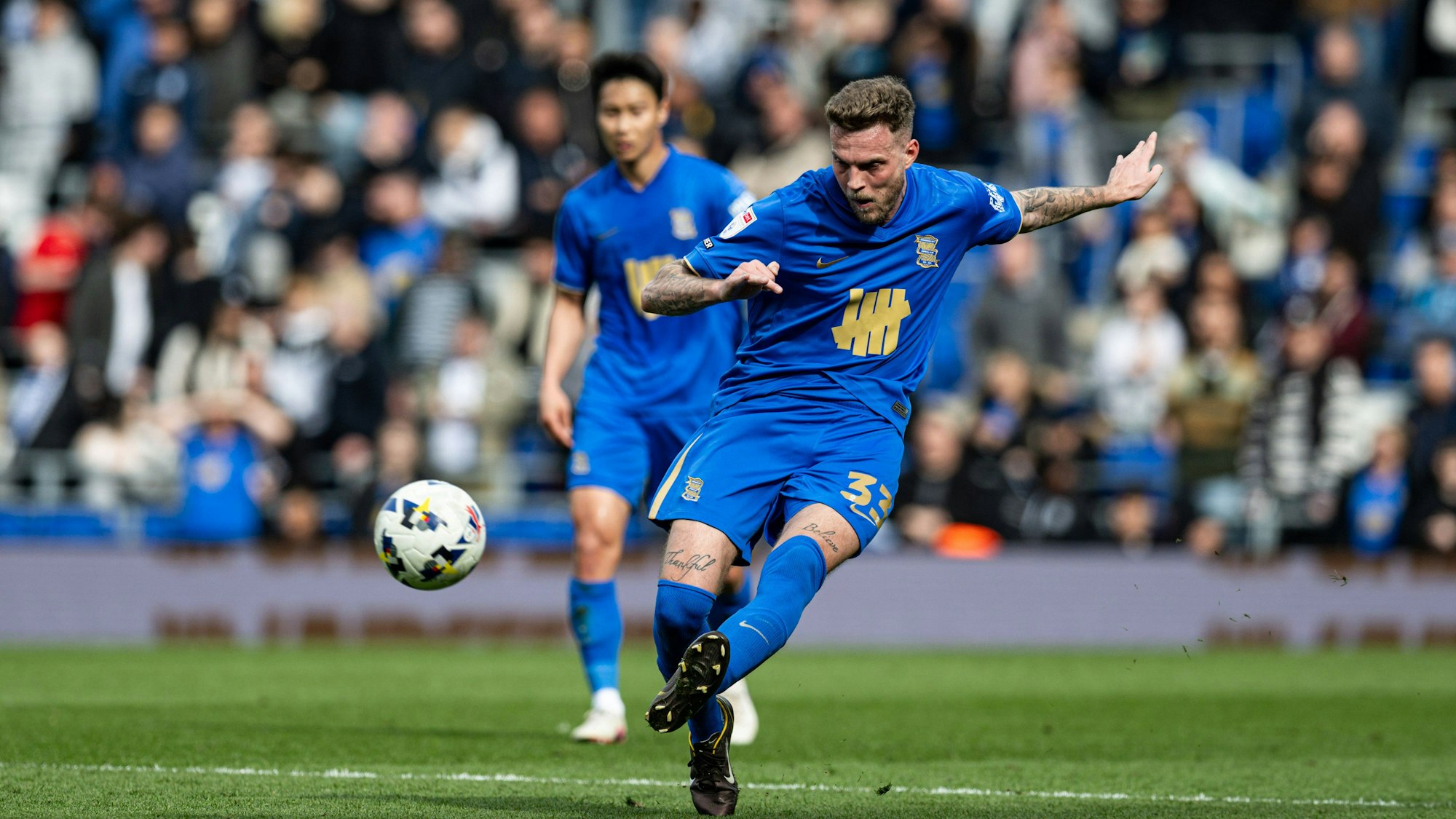 Marvin Ducksch für Birmingham City in Aktion.