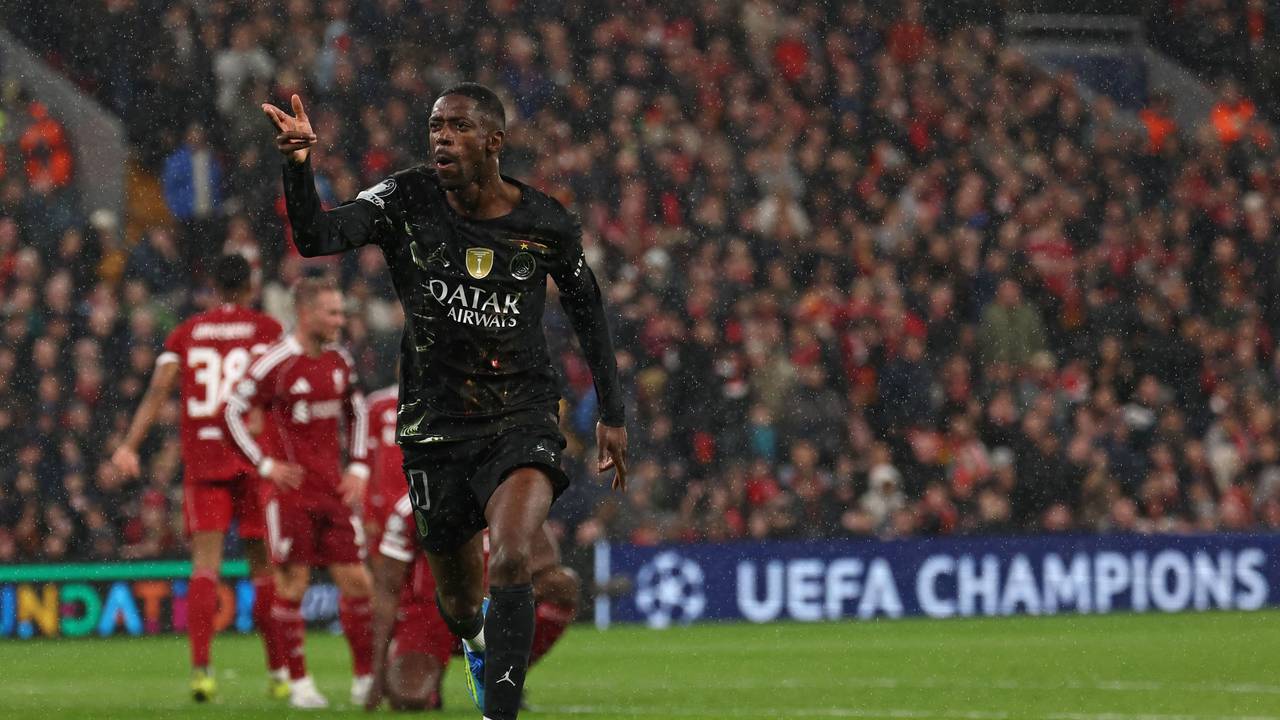 Ousmane Dembélé bejubelt seinen Treffer in Liverpool.