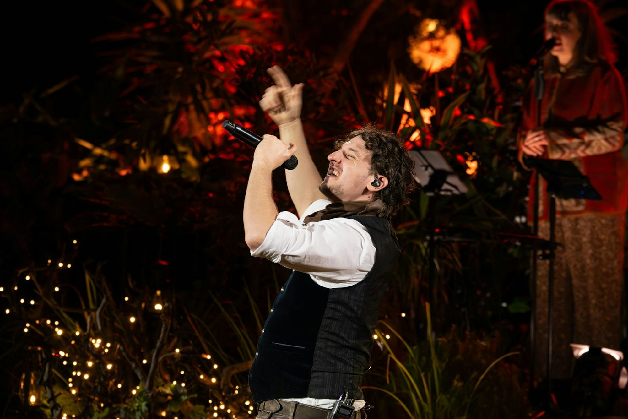 Ein kleiner Fauxpas passierte Schlager-Rapper Tream: Er ging zu früh auf die Bühne ... (Bild: RTL / Markus Hertrich)