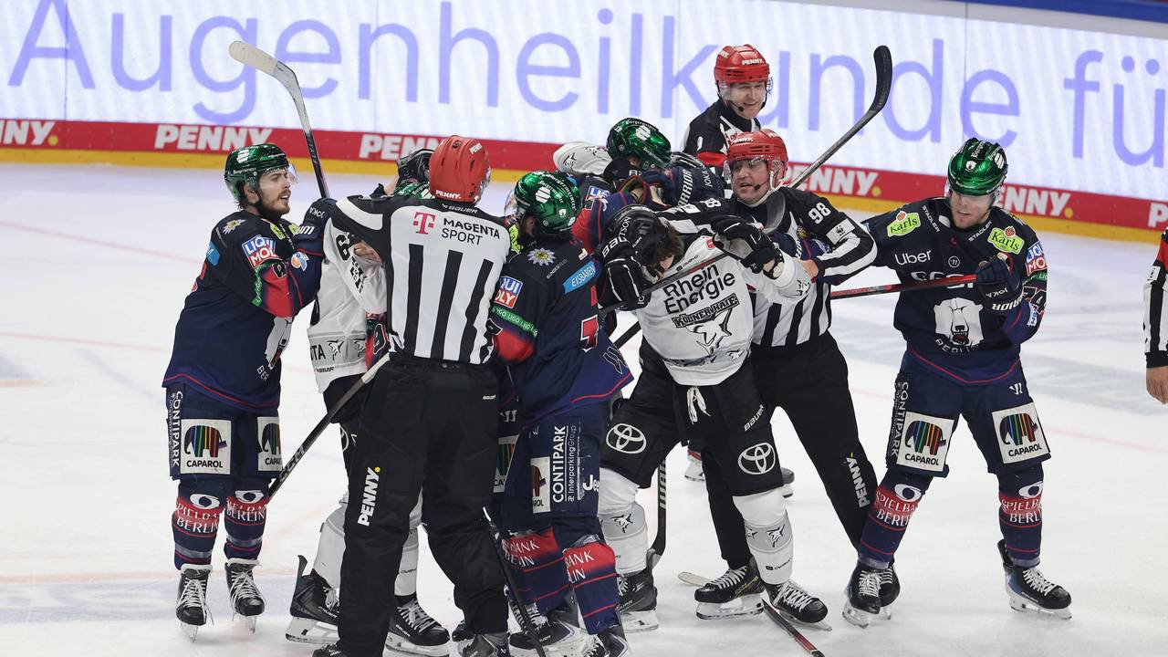 Klopperei im DEL-Halbfinale Eisbären Berlin - Kölner Haie.