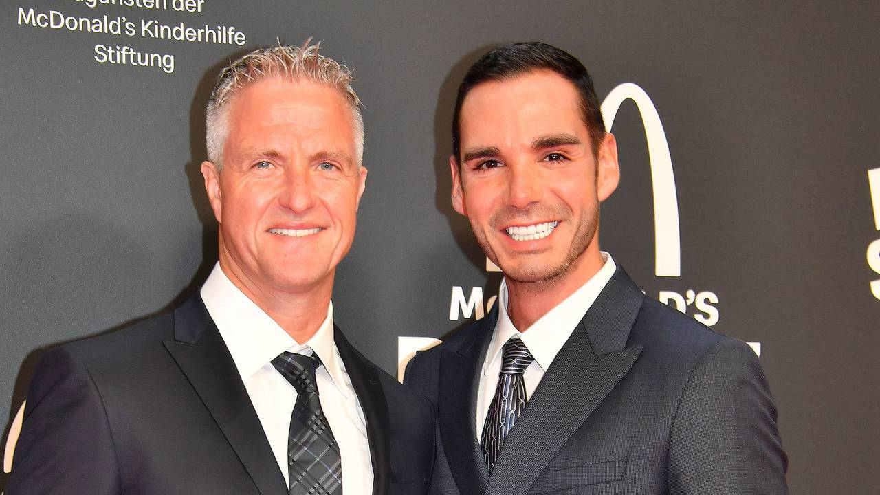 Ralf Schumacher mit seinem Verlobten Etienne Bousquet-Cassagne bei der Benefiz Gala zugunsten der McDonalds Kinderhilfe Stiftung 2024 in München.