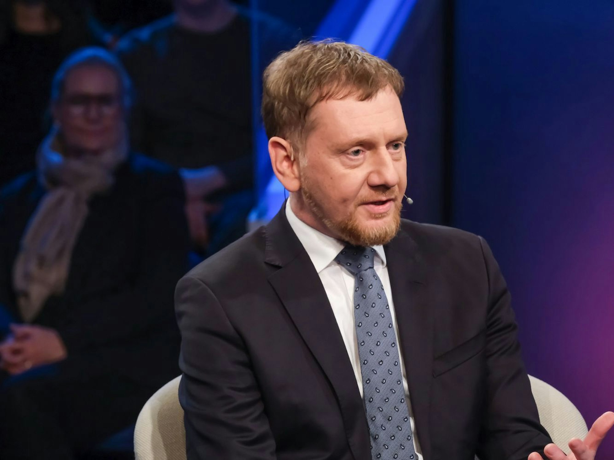 Michael Kretschmer forderte bei „Maischberger“ im Ersten tief greifende Reformen: „Wir müssen raus aus dem Kleinklein, Und die Zeit läuft uns davon.“ (Bild: WDR/Oliver Ziebe)