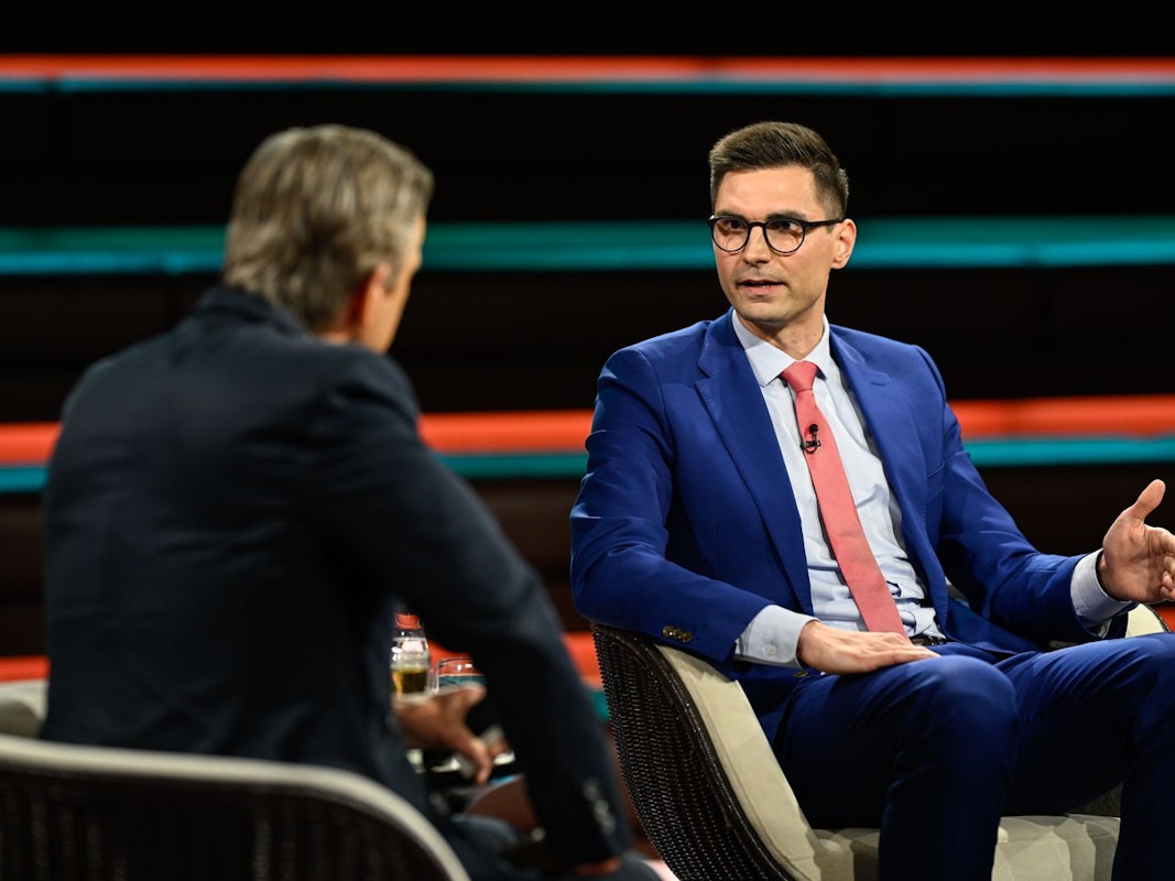 Bei „Markus Lanz“ geriet CDU-Politiker Sepp Müller (r.) wegen des öffentlich ausgetragenen Koalitionsstreits unter Druck. (Bild: ZDF/ Markus Hertrich)